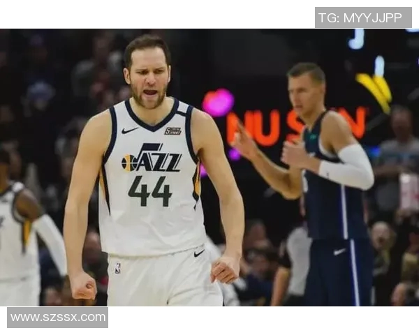 尤他爵士与金州爵士的精彩对决回顾与分析
